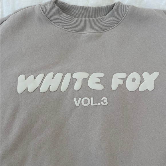 White Fox crew neck sweatshirt - Picture 3 of 3